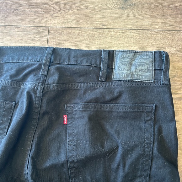 LEVIS MEN BLACK 513 straight legs in size 38 waist - Picture 5 of 7